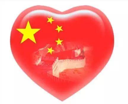 8年过去了,当年的非洲“讨水男孩”,被游客收养后,过得怎么样?
